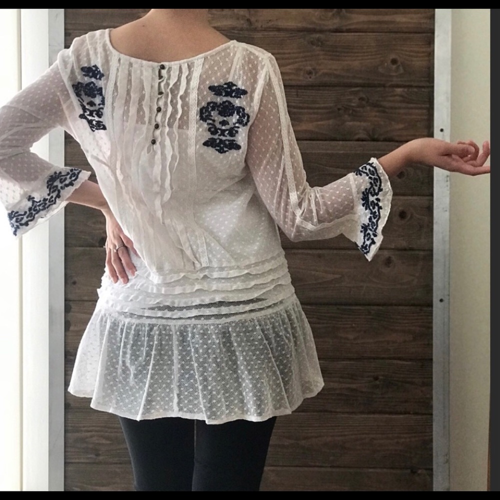 Free People, Sz M, lace with navy embroidered appliqués